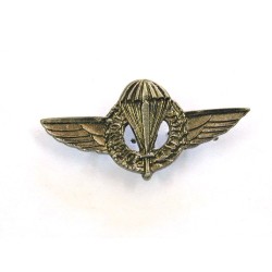 Meta title-insignia