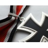 Meta title-insignia