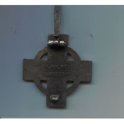 Meta title-insignia