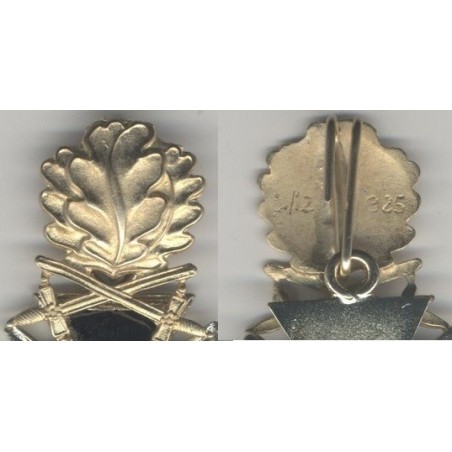 Foglie di quercia e spade