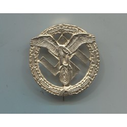 Meta title-buckle