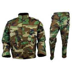 Uniforme de camouflage WOODLAND