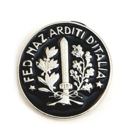 Meta title-distintivi da petto Avanguardisti
