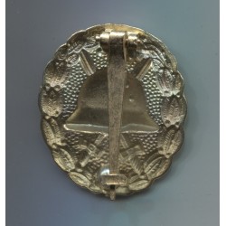 Meta title-buckle