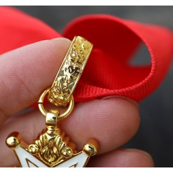 Meta title-insignia