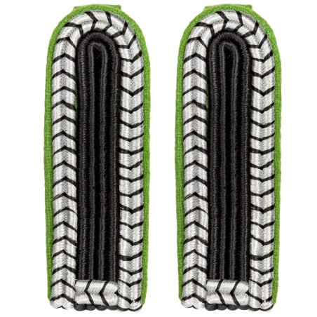 SD Scharführer shoulder boards