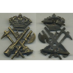 Busby badge of the genius artillery