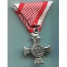 Meta title-insignia