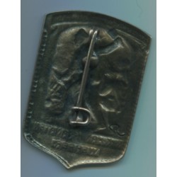  mit dem Schriftzug 1914-1916 KuK Handgranate Werfer. Abmessungen: 28x40 mm