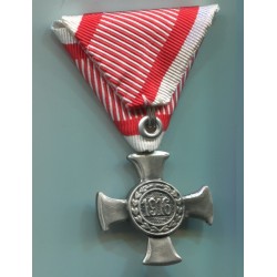 Meta title-insignia
